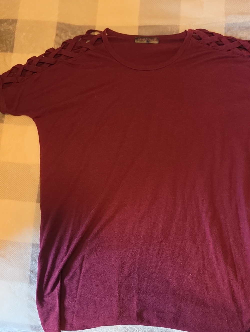 Women’s Short Sleeve Crisscross Shoulder Tee in Burgundy